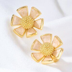 Alicia Bonnie Eden White Flower Floral Statement Petals Stud Earrings Feminine